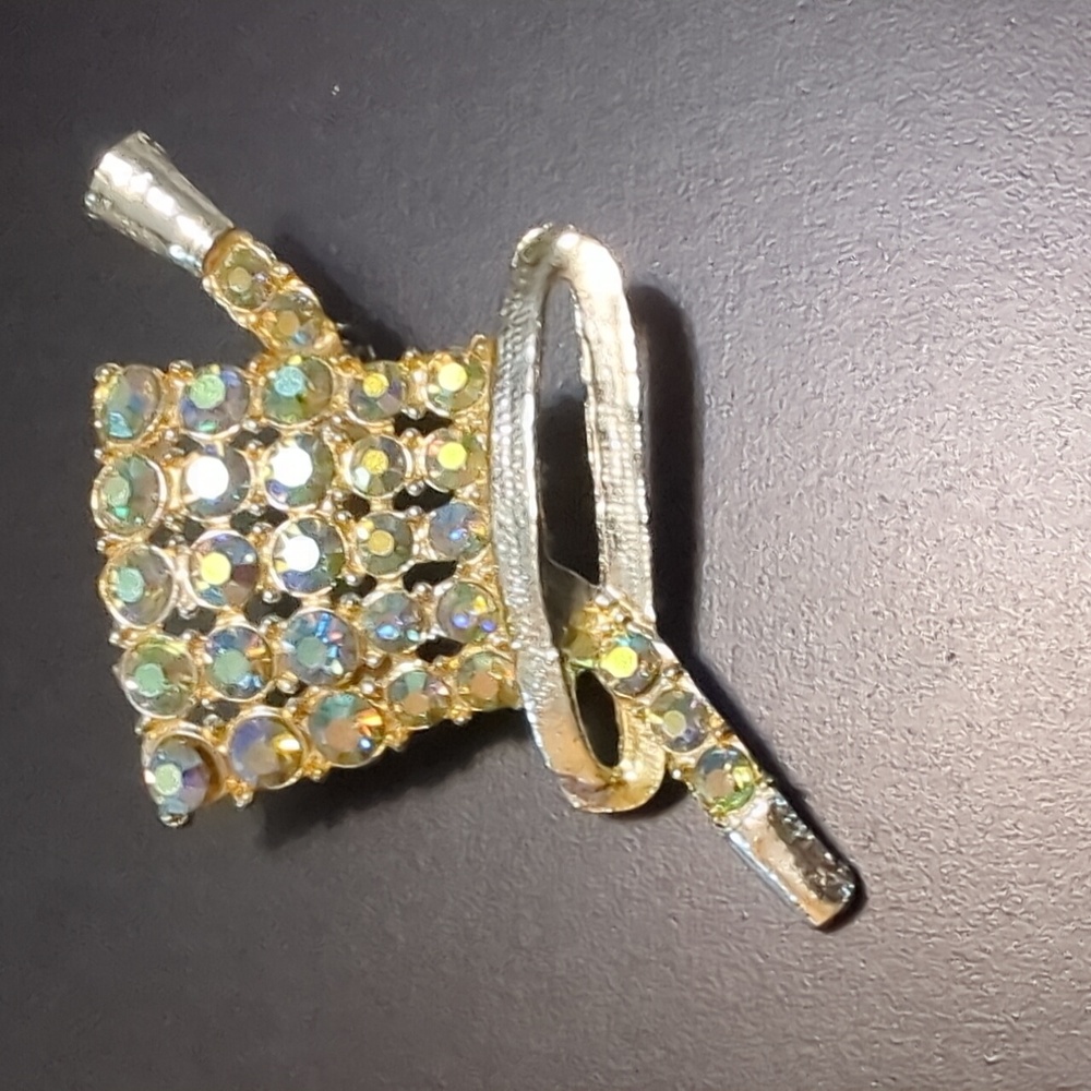 Magic Hat Brooch - Picture 2 of 3
